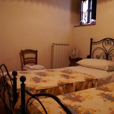 Oliveto Di Teodora 4*