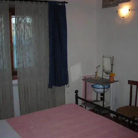 Oliveto Di Teodora 4* トゥオーロ・スル・トラジメーノ