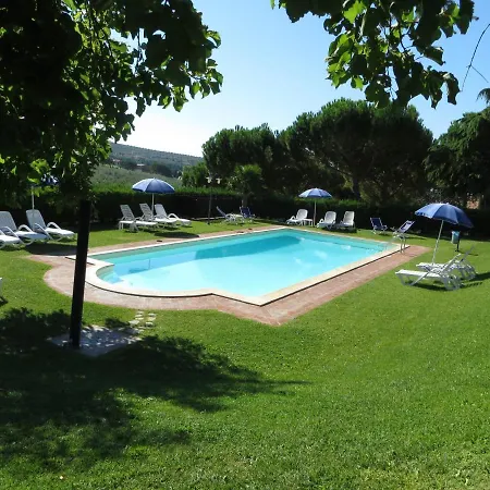 Oliveto Di Teodora 4* トゥオーロ・スル・トラジメーノ