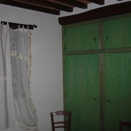 Oliveto Di Teodora アパートホテル 4*