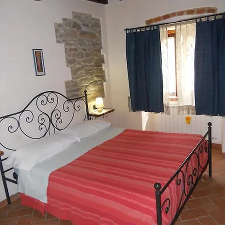 アパートホテル Oliveto Di Teodora 4*