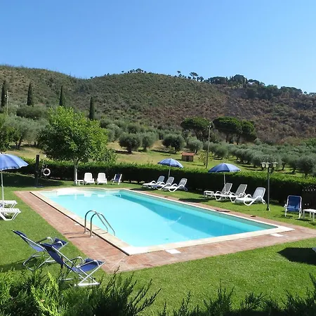 アパートホテル Oliveto Di Teodora 4*