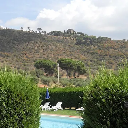 アパートホテル Oliveto Di Teodora トゥオーロ・スル・トラジメーノ